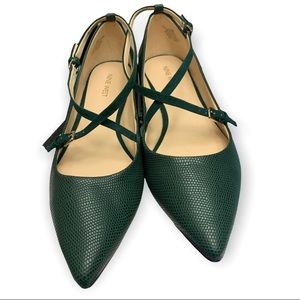 Nine West ArtZYO Green flat with Criss-Cross. Size 9.5 NWT Never wore